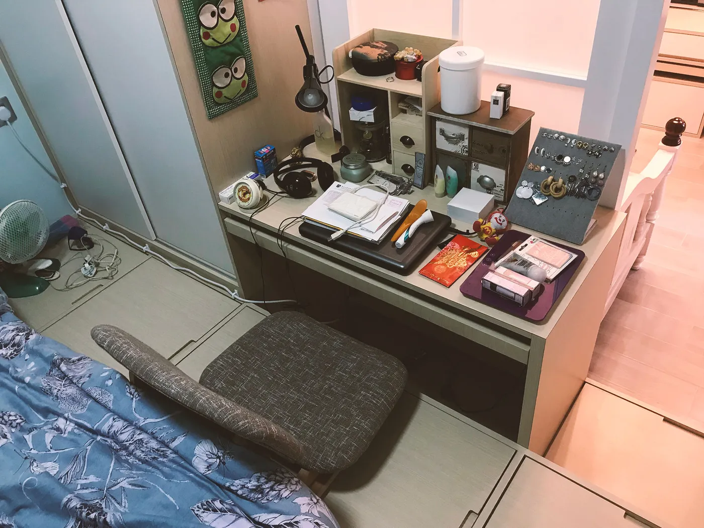Bedroom workdesk